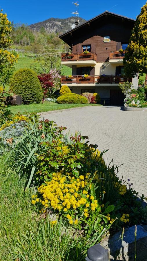 Casa Margherita Chambres D'Hotes & Spa Challand-Saint-Anselme Exterior photo